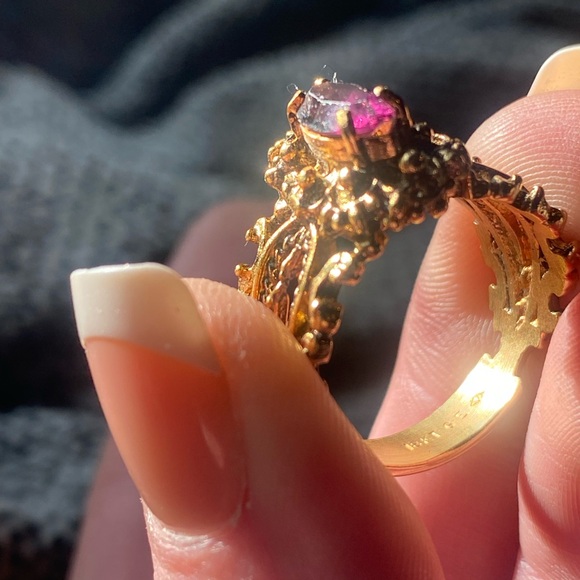 Gold Filigree Ring with Purple Marquise Stone - Picture 14 of 16